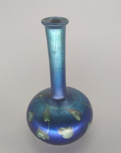 Tiffany Favrile Glass "Hearts and Vines" Bud Vase - Image 2 of 4