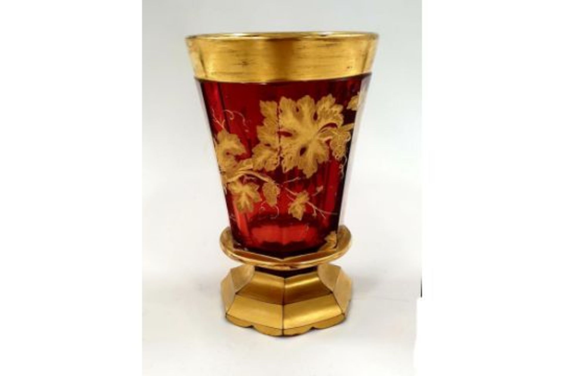 Pokal | Cranberry & Gilt