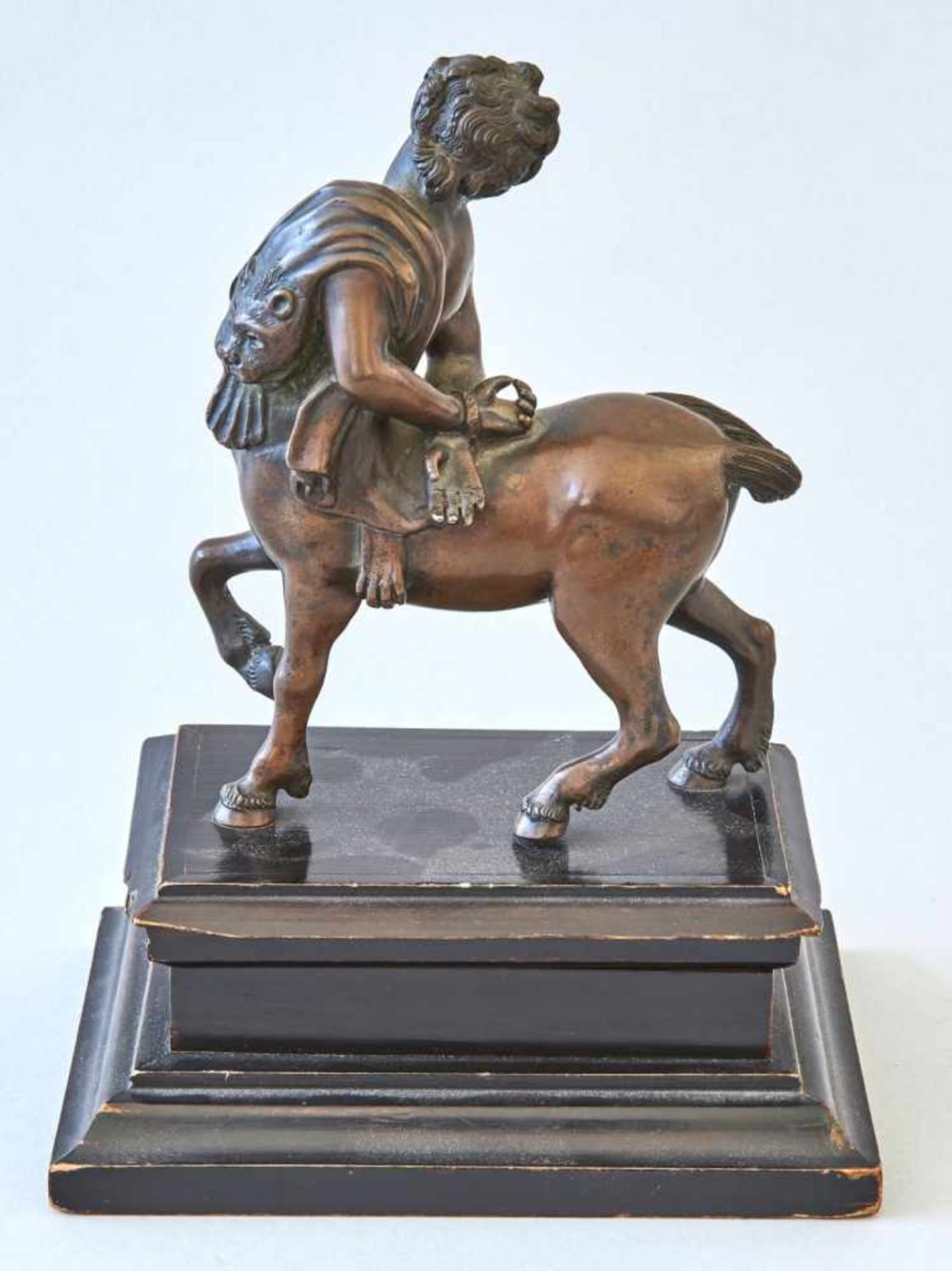 Centaur 17. Jhdt.Bronze, Modell Giambologna, auf ebonisiertem Holzsockel, unten bezeichnet ' - Bild 2 aus 3