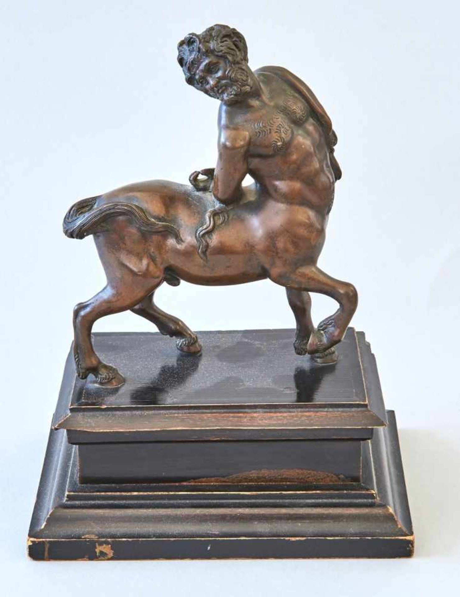 Centaur 17. Jhdt.Bronze, Modell Giambologna, auf ebonisiertem Holzsockel, unten bezeichnet '