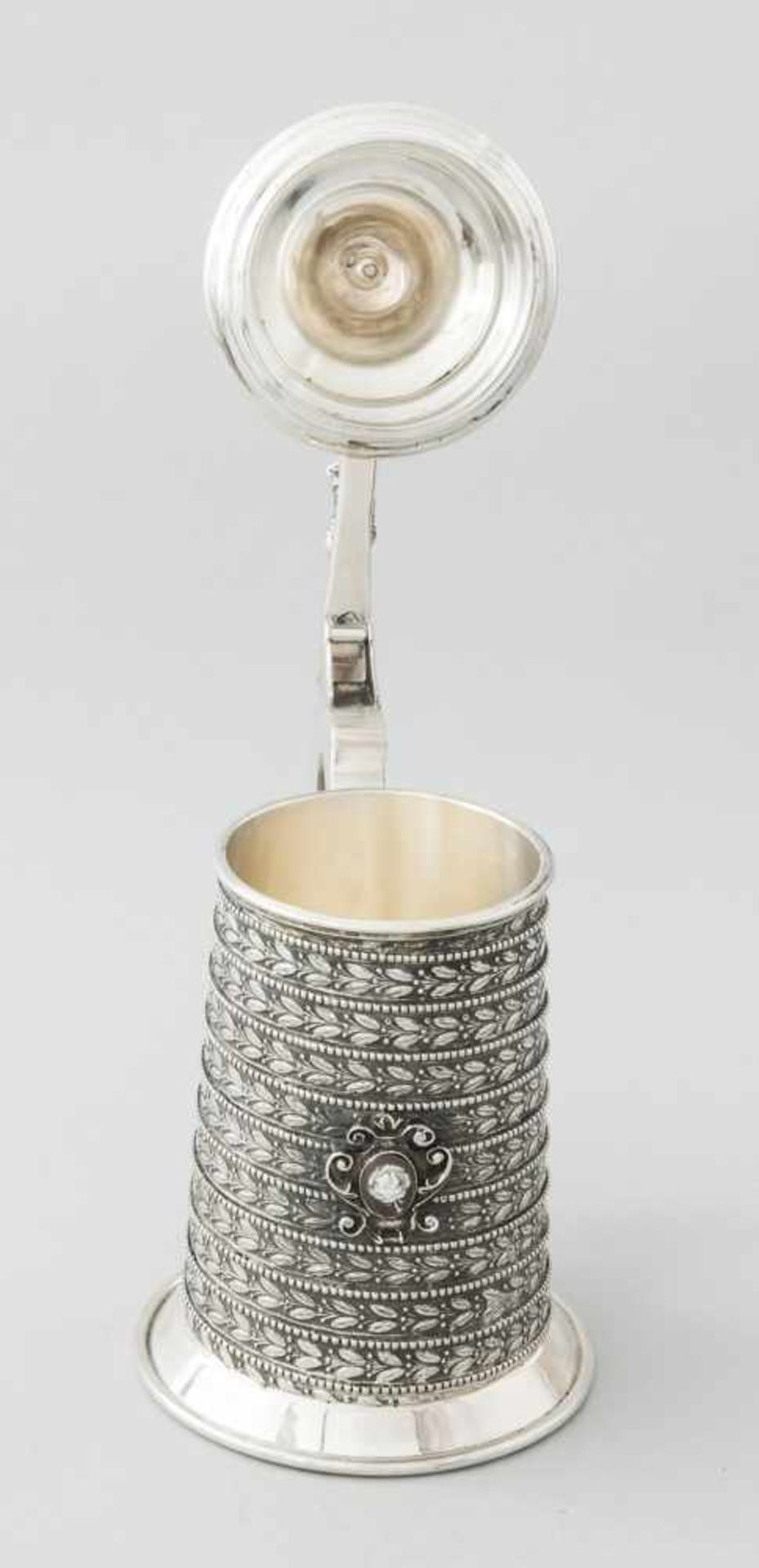 Silberhumpen mit BärGestempelt, Löwe und verschiedene weitere Stempel (unentschlüsselt), Silber - Bild 2 aus 4