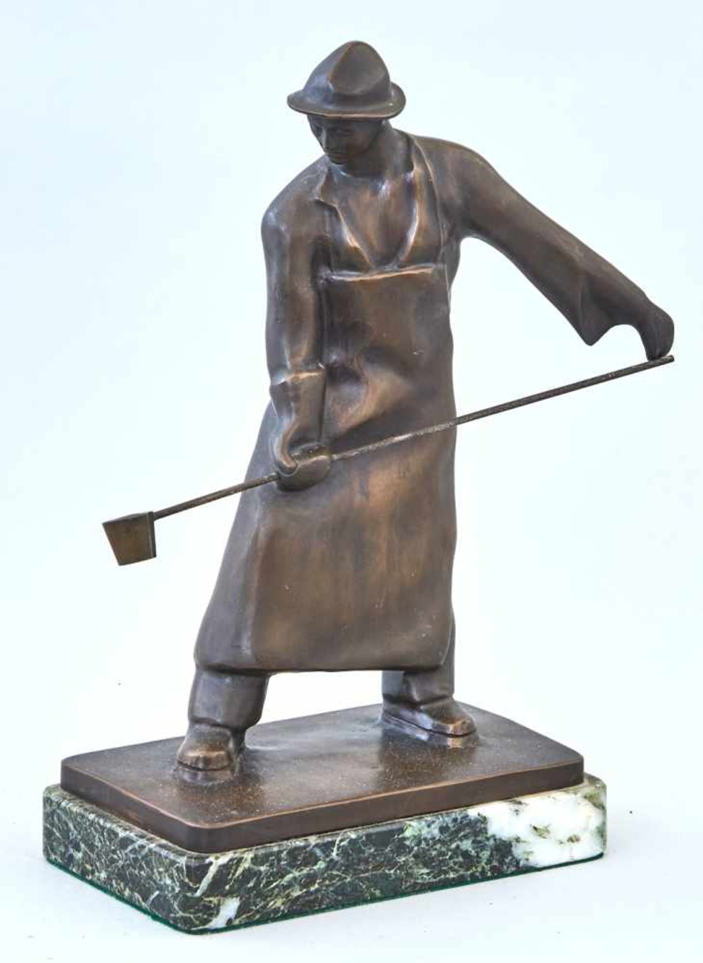 StahlgießerKarl Birker, (1906-1989)Bronze, braun patiniert, hinten signiert. Höhe 33 cm