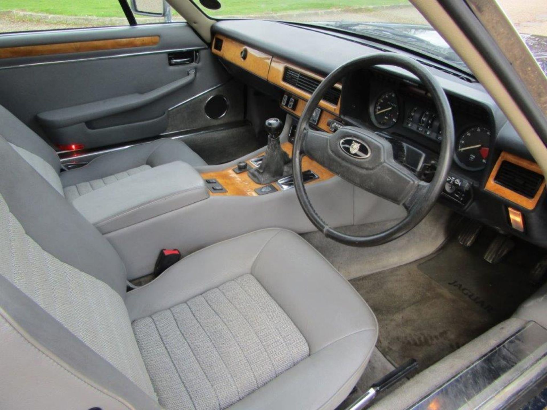 1987 Jaguar XJ-SC 3.6 manual - Image 4 of 7