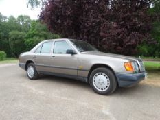 1987 Mercedes W124 260E auto