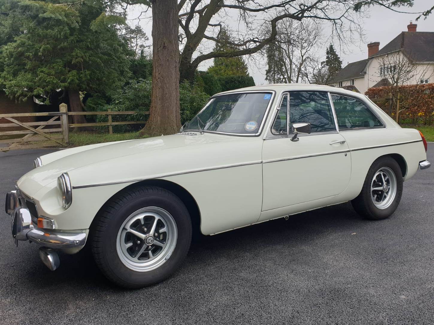 1973 MG B GT 13,000 miles from new - Image 5 of 8