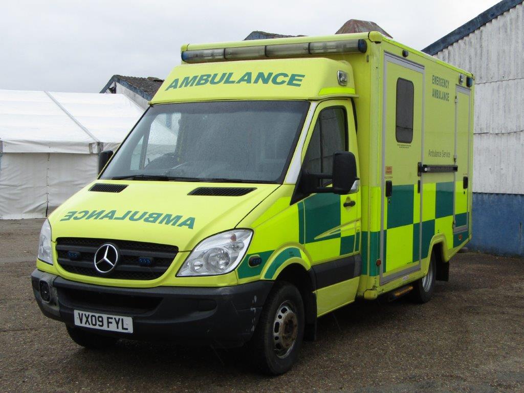 2009 Mercedes Ambulance - Image 3 of 9