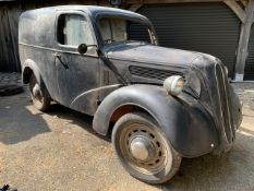 1949 Fordson E494c Van