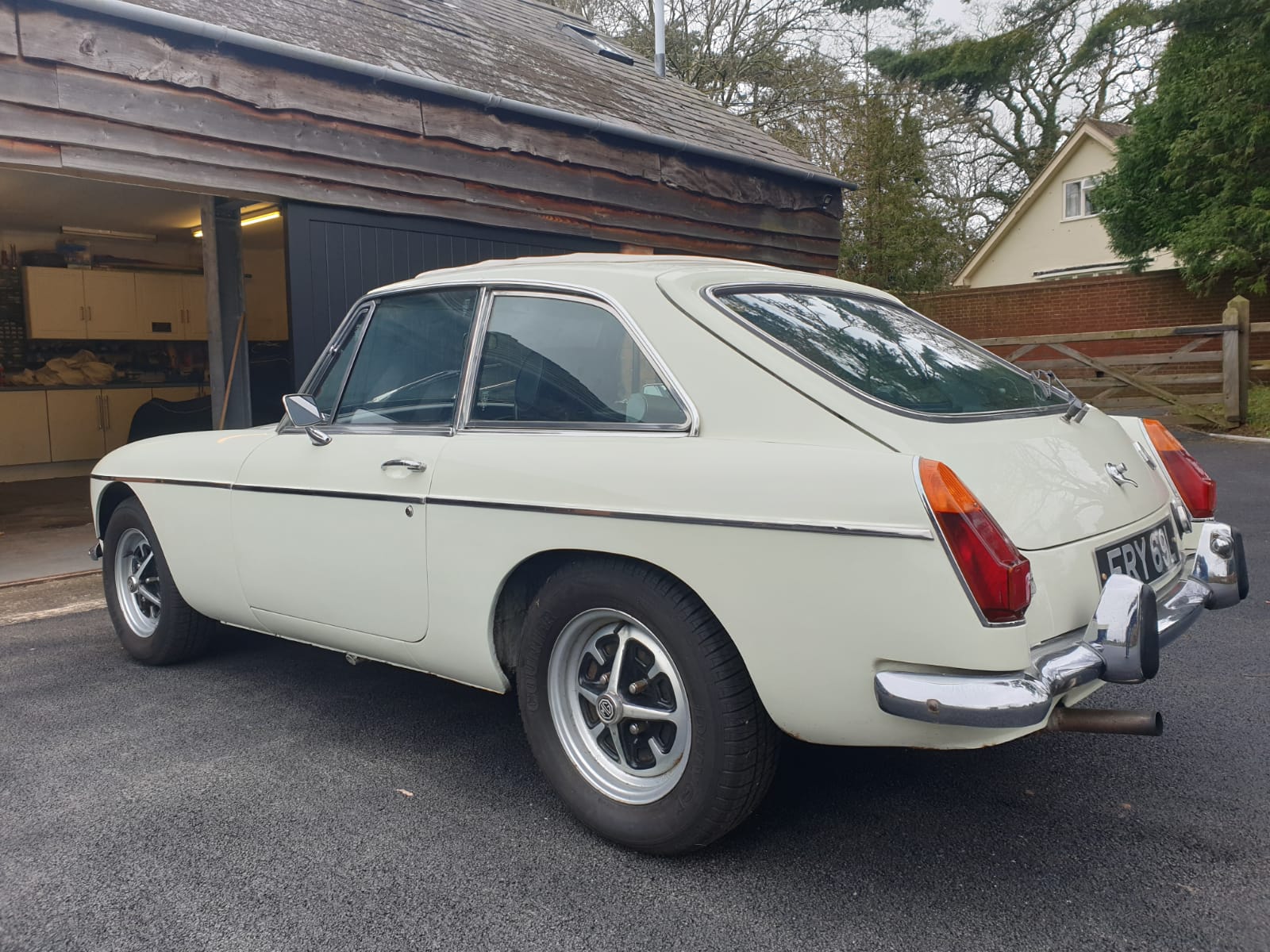 1973 MG B GT 13,000 miles from new - Image 4 of 8