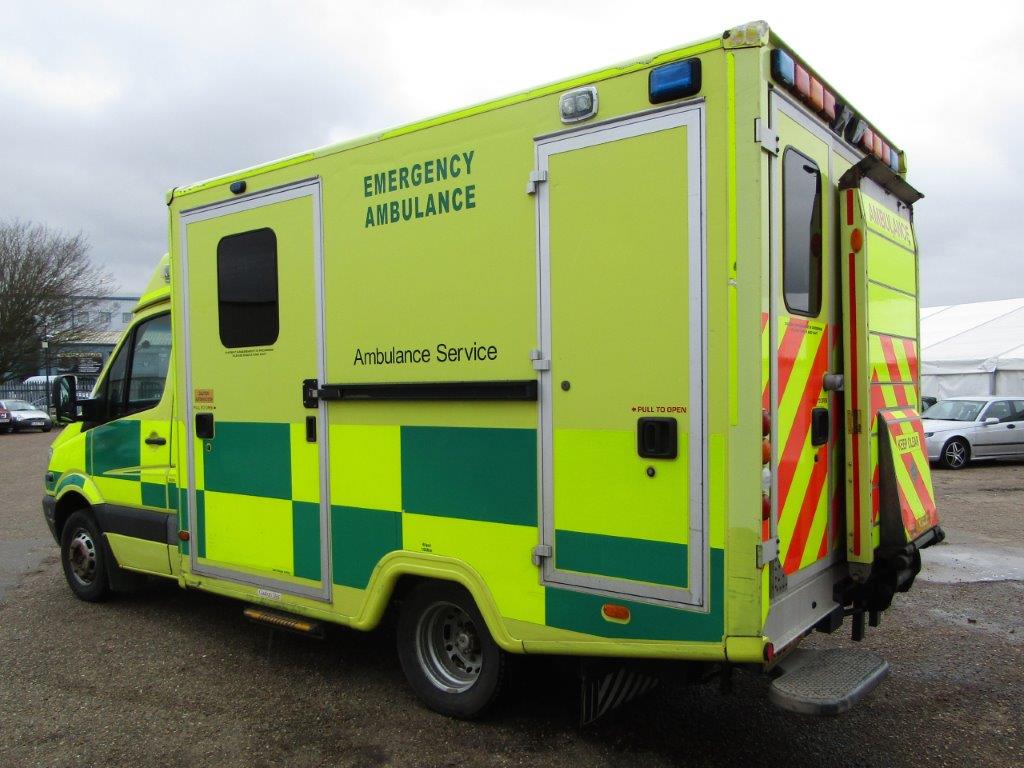 2009 Mercedes Ambulance - Image 4 of 9