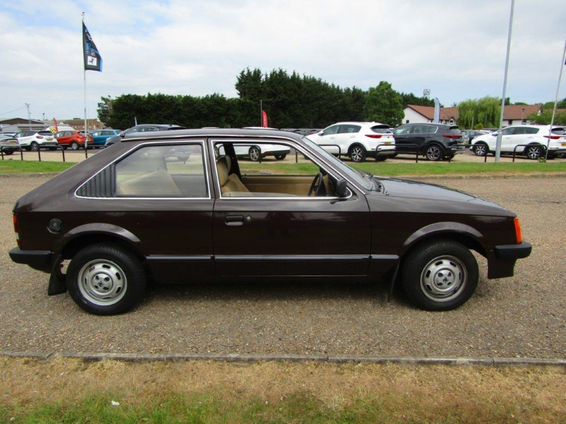 1983 Vauxhall Astra 1.3S MKI - Image 9 of 12