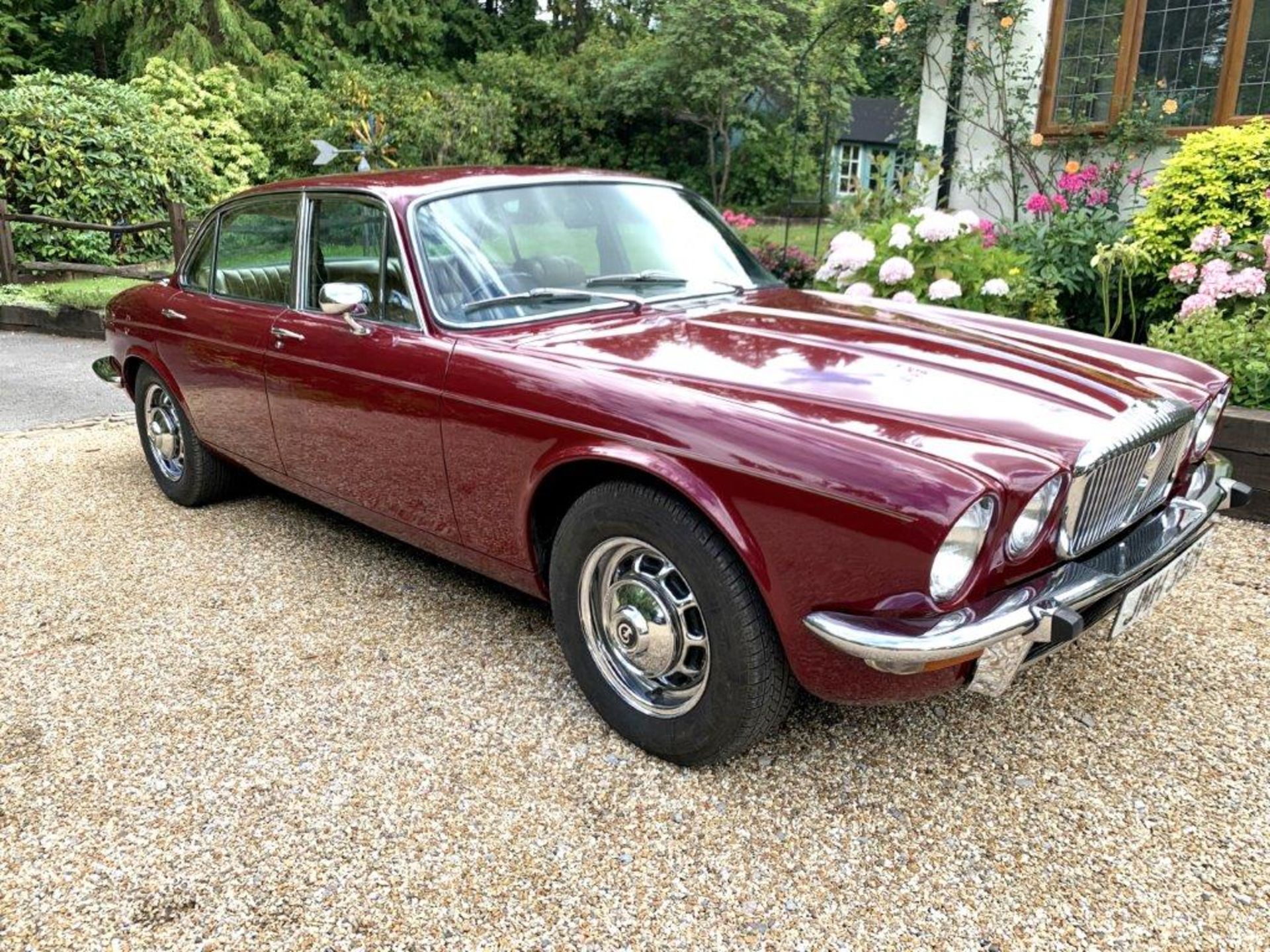 1974 Daimler Double Six 5.3 V12 LWB Auto