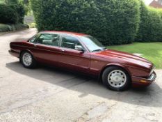 1997 Daimler V8 LWB Auto