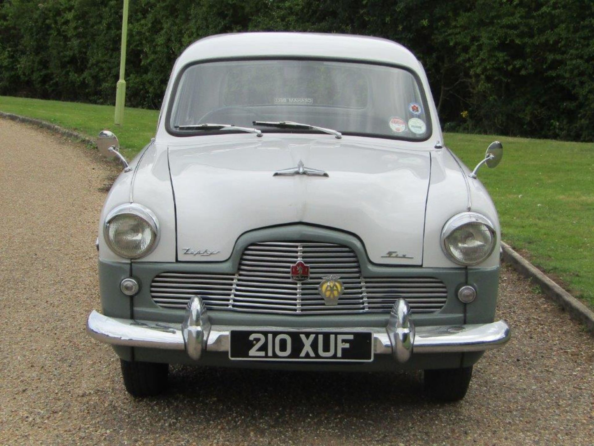 1956 Ford Zephyr 6 Saloon - Image 2 of 10