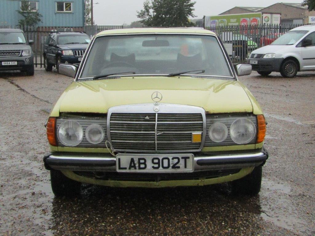 1979 Mercedes W123 230 Auto - Image 3 of 13