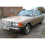 1984 Mercedes W123 230E Auto