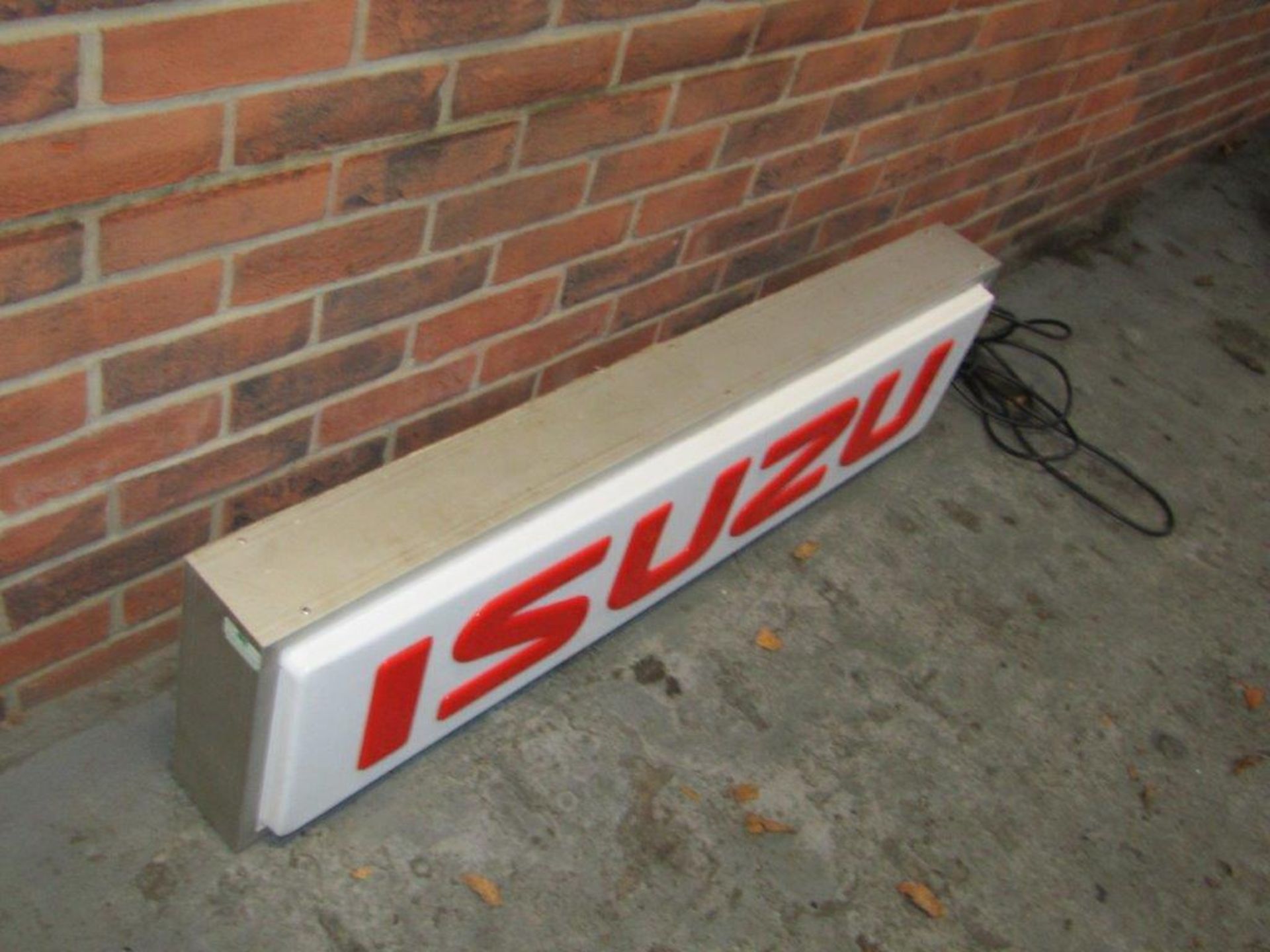 Original Isuzu Dealers Showroom Illuminated Sign - Image 2 of 2