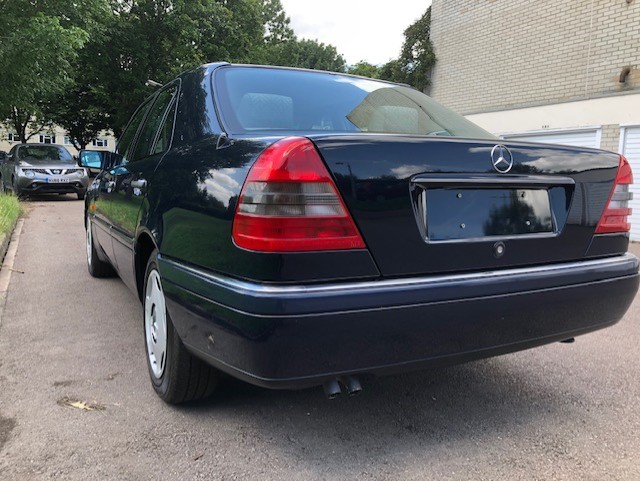 1993 Mercedes C220 Auto 13,836 miles from new - Image 3 of 8