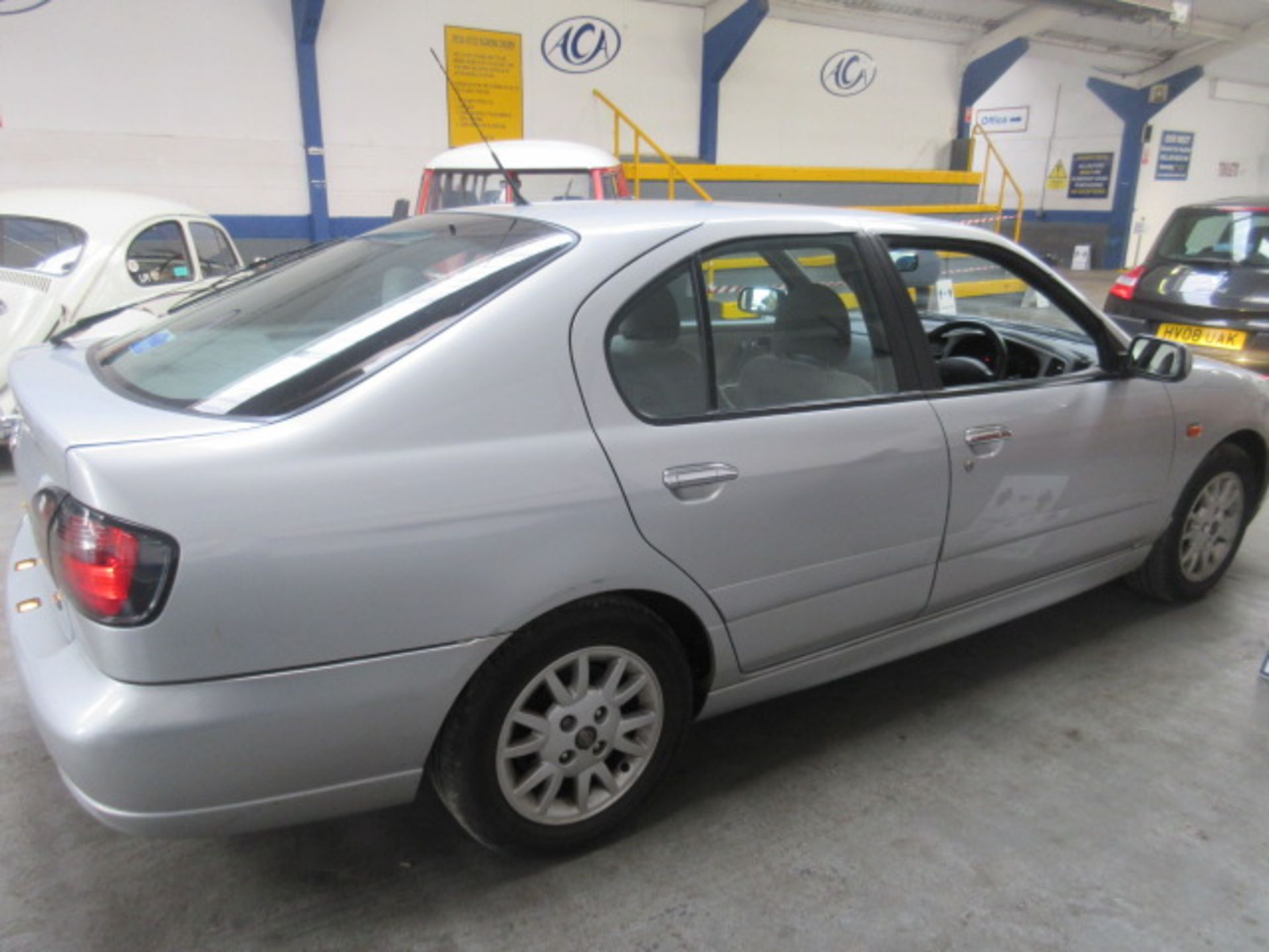 2000 Nissan Primera SE - Image 2 of 14