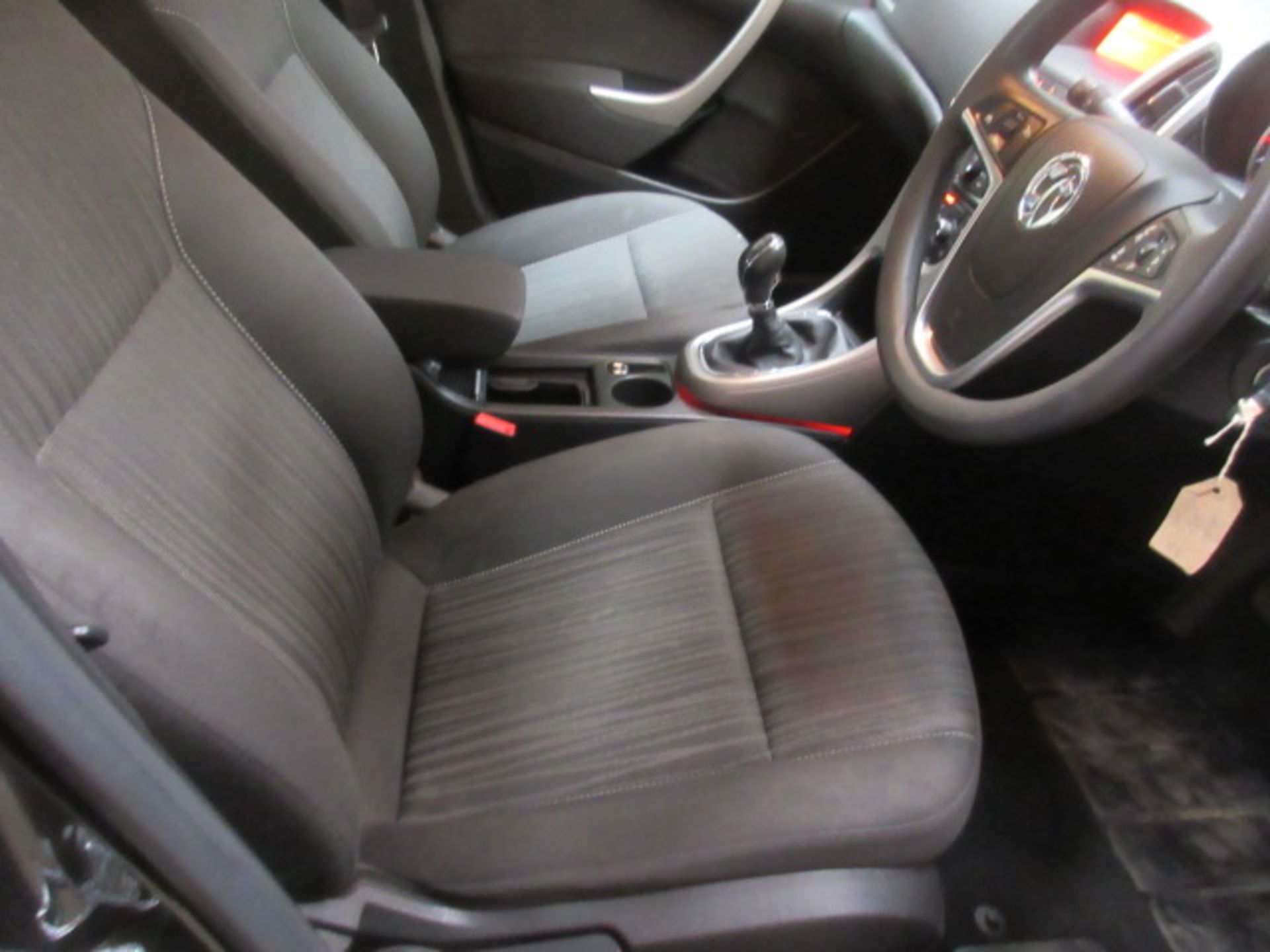 11 11 Vauxhall Astra Exclusiv 113 - Image 6 of 7