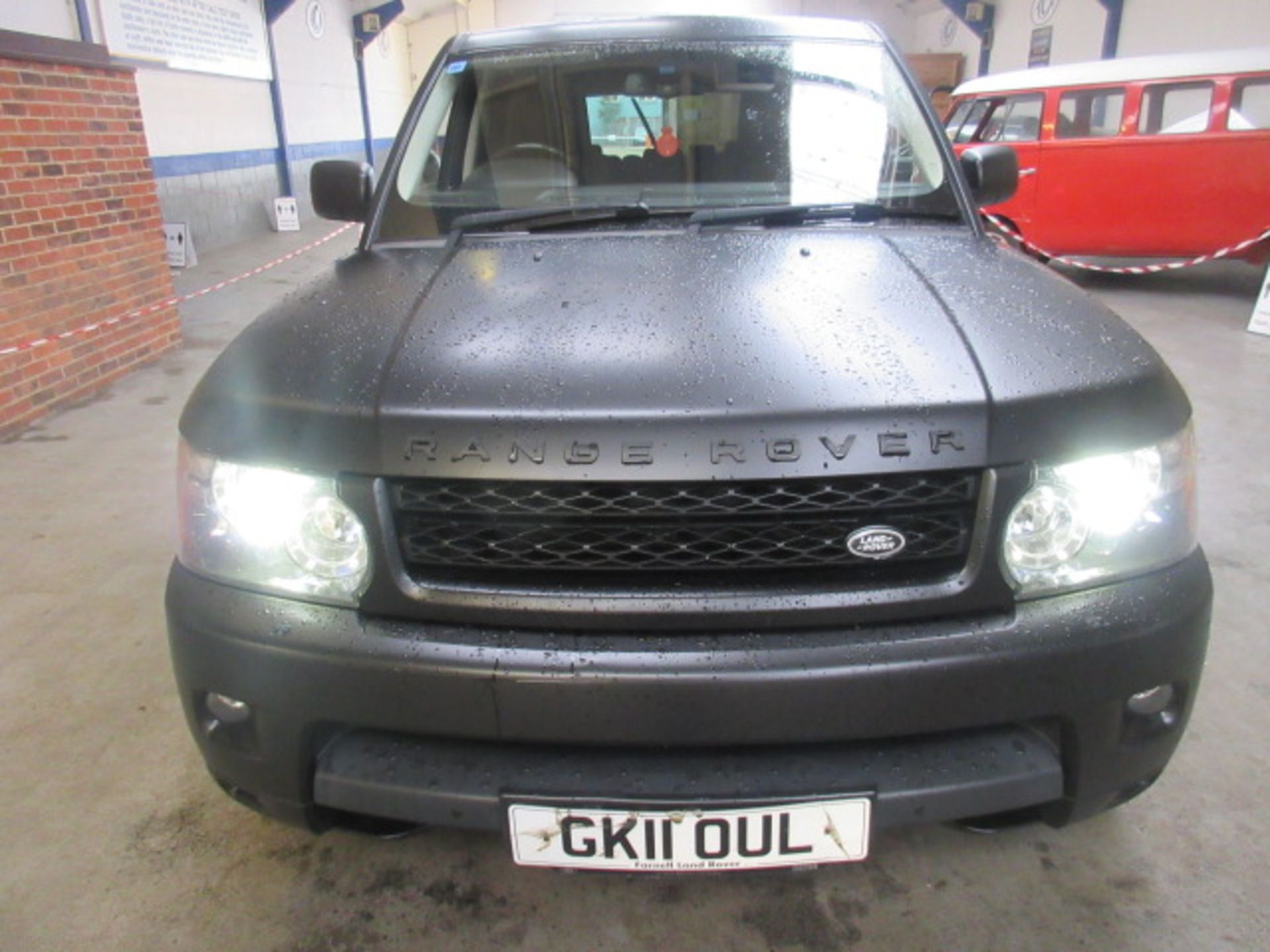 11 11 Range Rover Sp HSE - Image 2 of 14