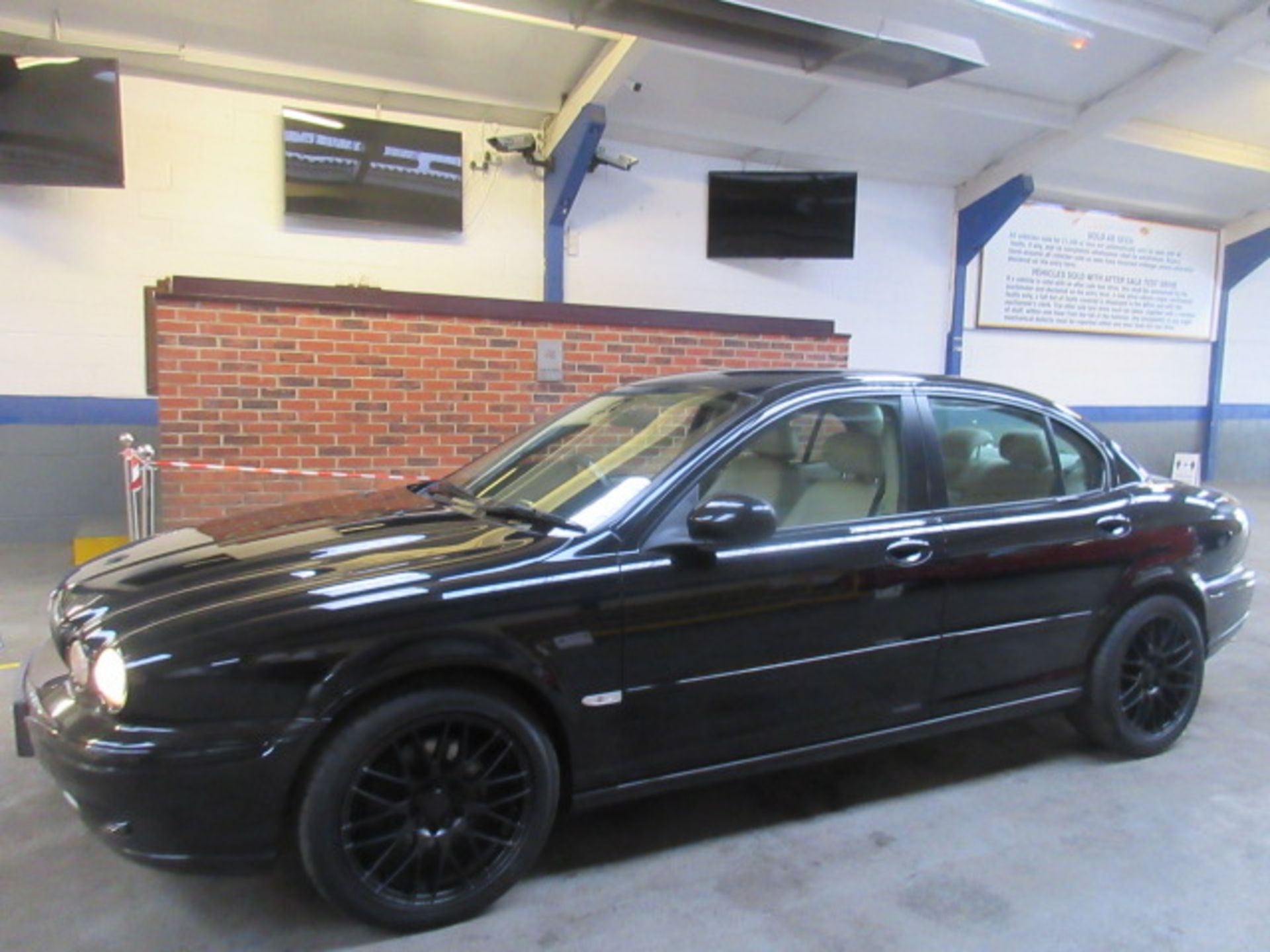 04 04 Jaguar X-Type Classic D