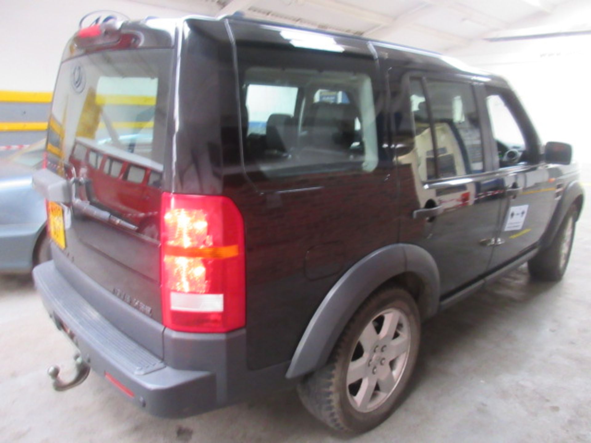 05 05 L/Rover Discovery 3 TDV6 Auto - Image 2 of 9