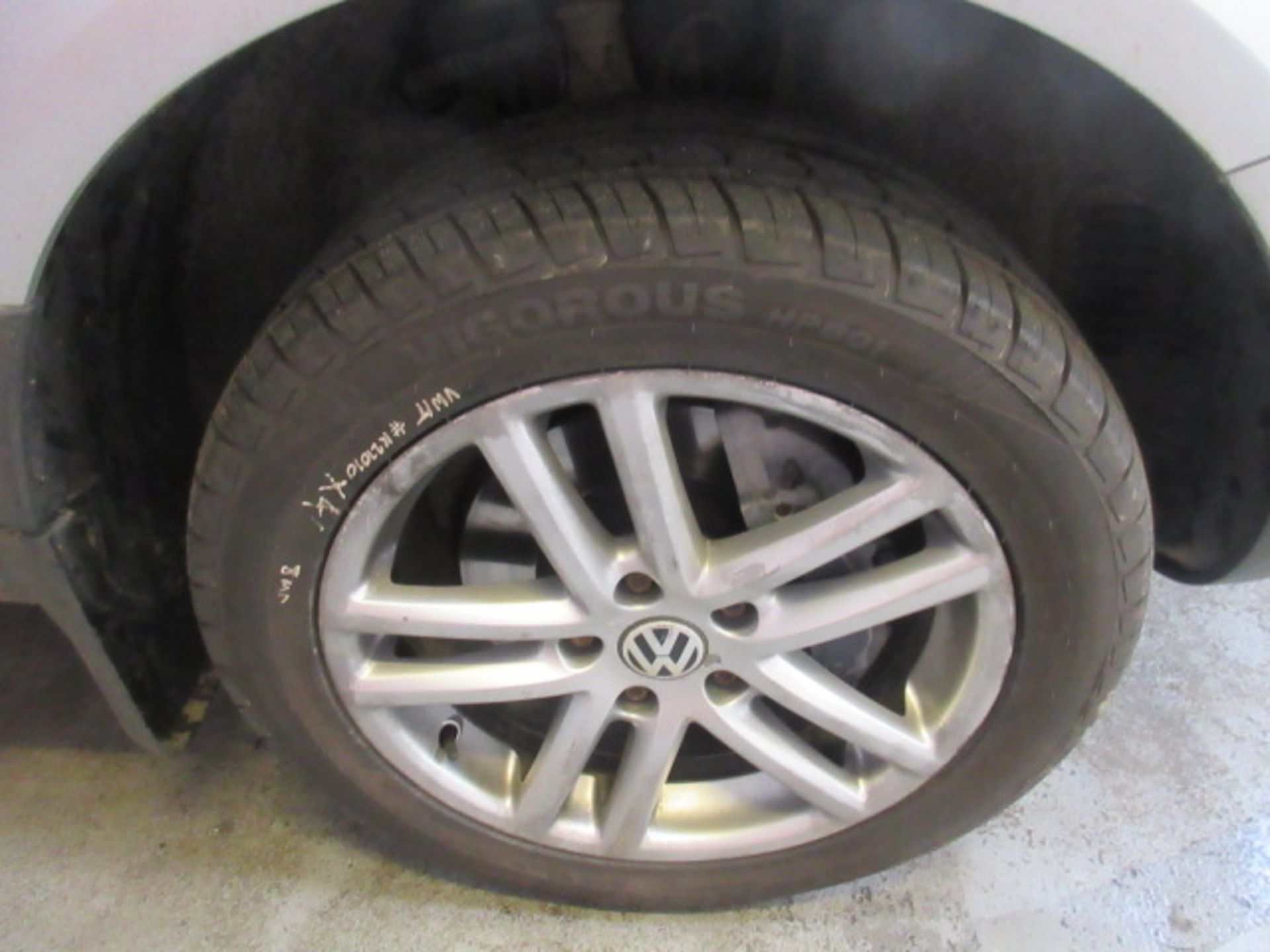 55 05 VW Touareg V10 TDI - Image 14 of 15