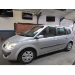 07 07 Renault Grand Scenic Exp