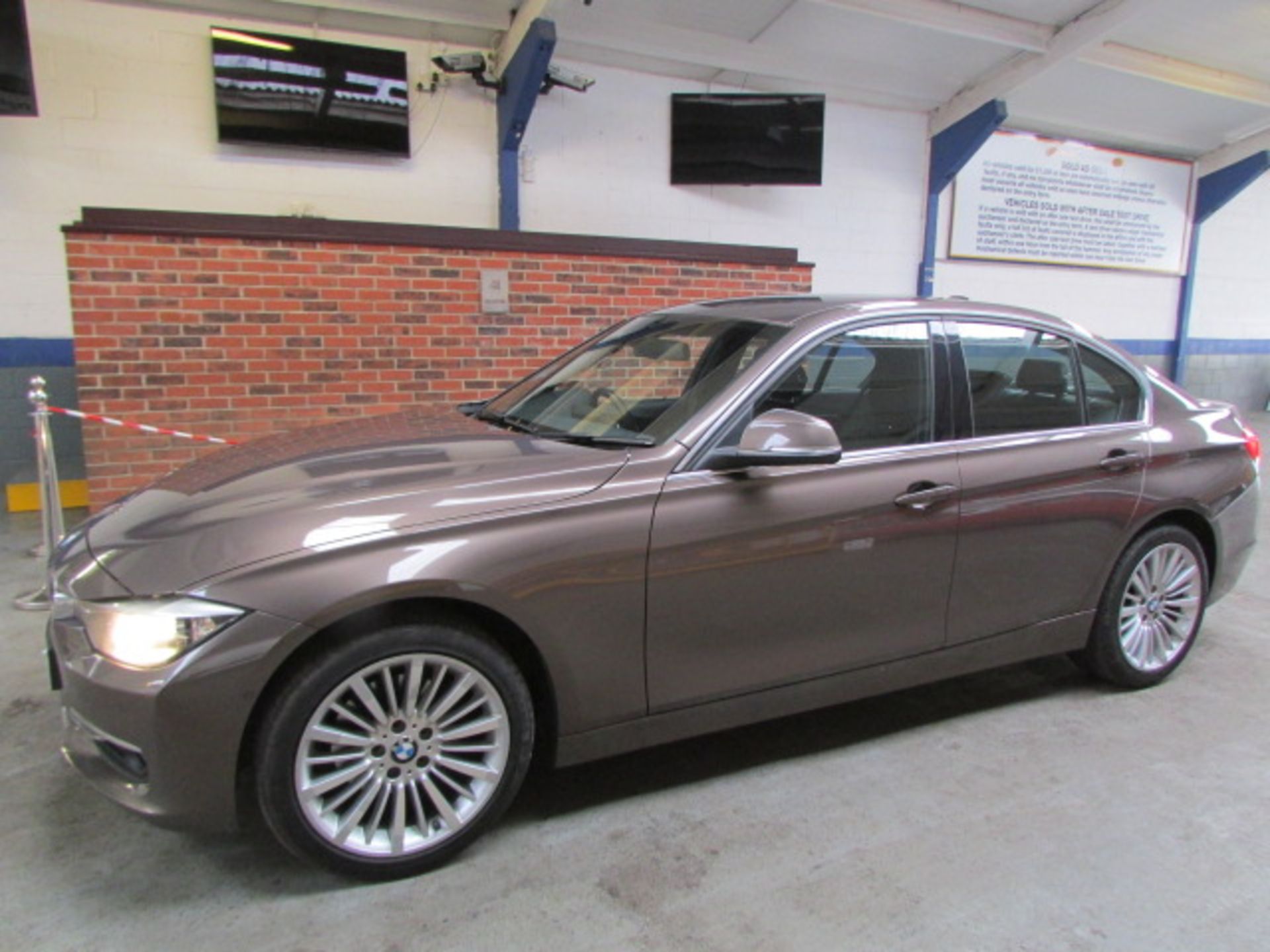 64 14 BMW 320D XDrive Luxury