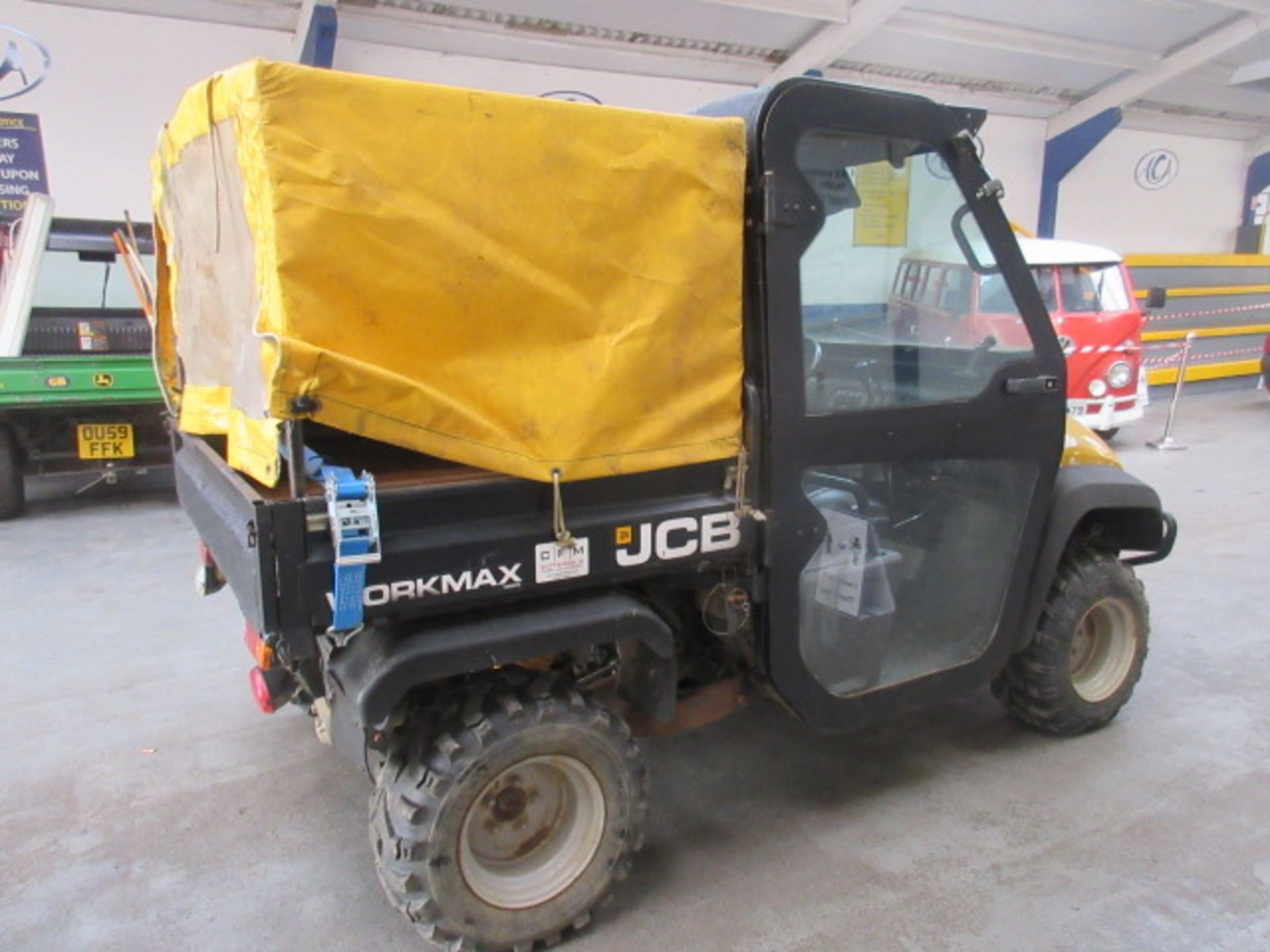 61 11 JCB - Image 3 of 7