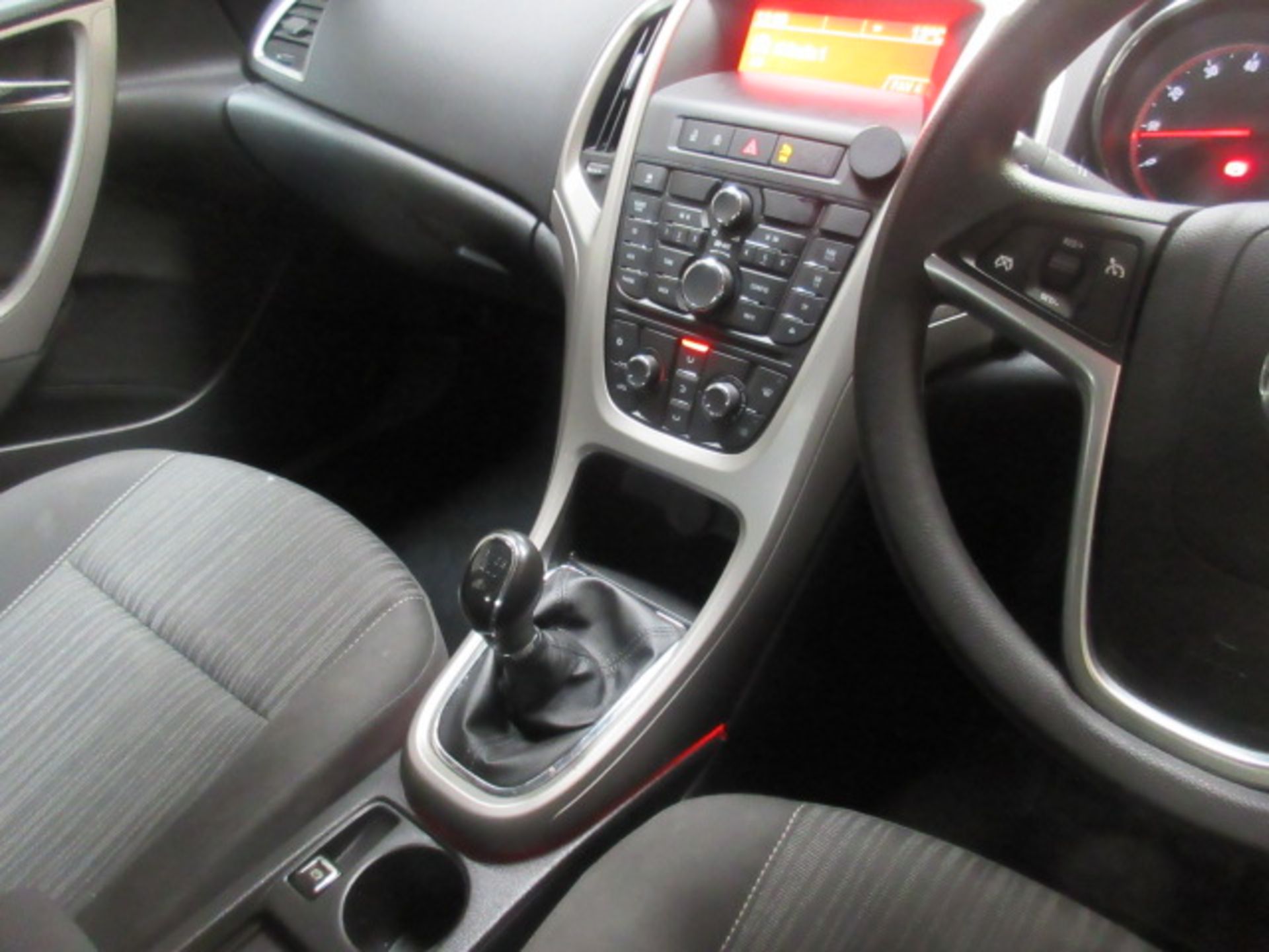 11 11 Vauxhall Astra Exclusiv 113 - Image 7 of 7