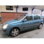 04 04 Renault Clio Privilege 16V