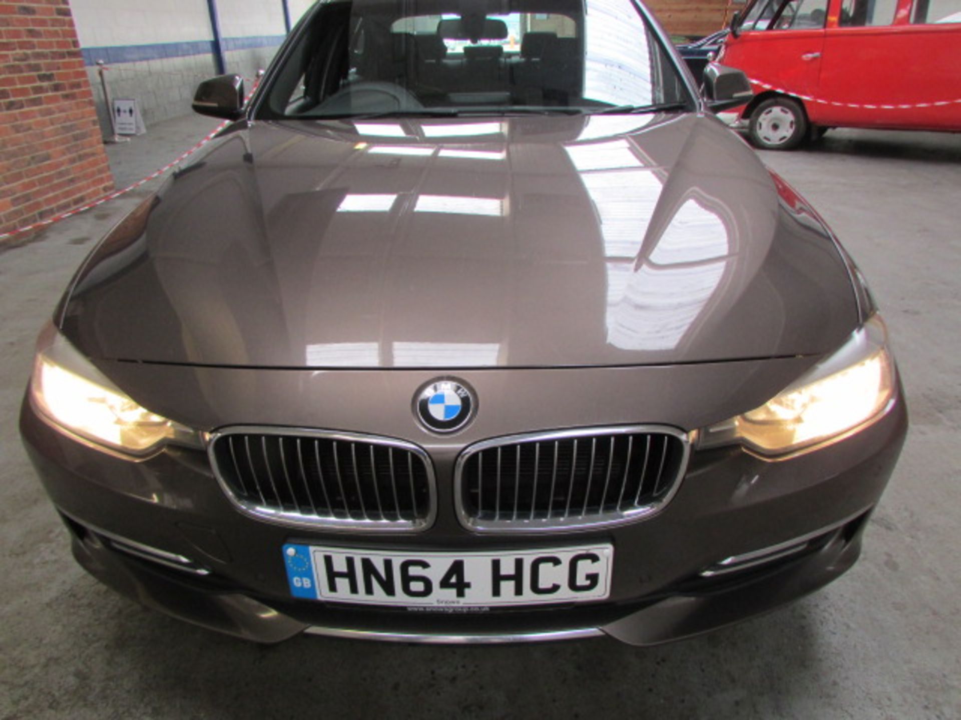 64 14 BMW 320D XDrive Luxury - Image 2 of 9