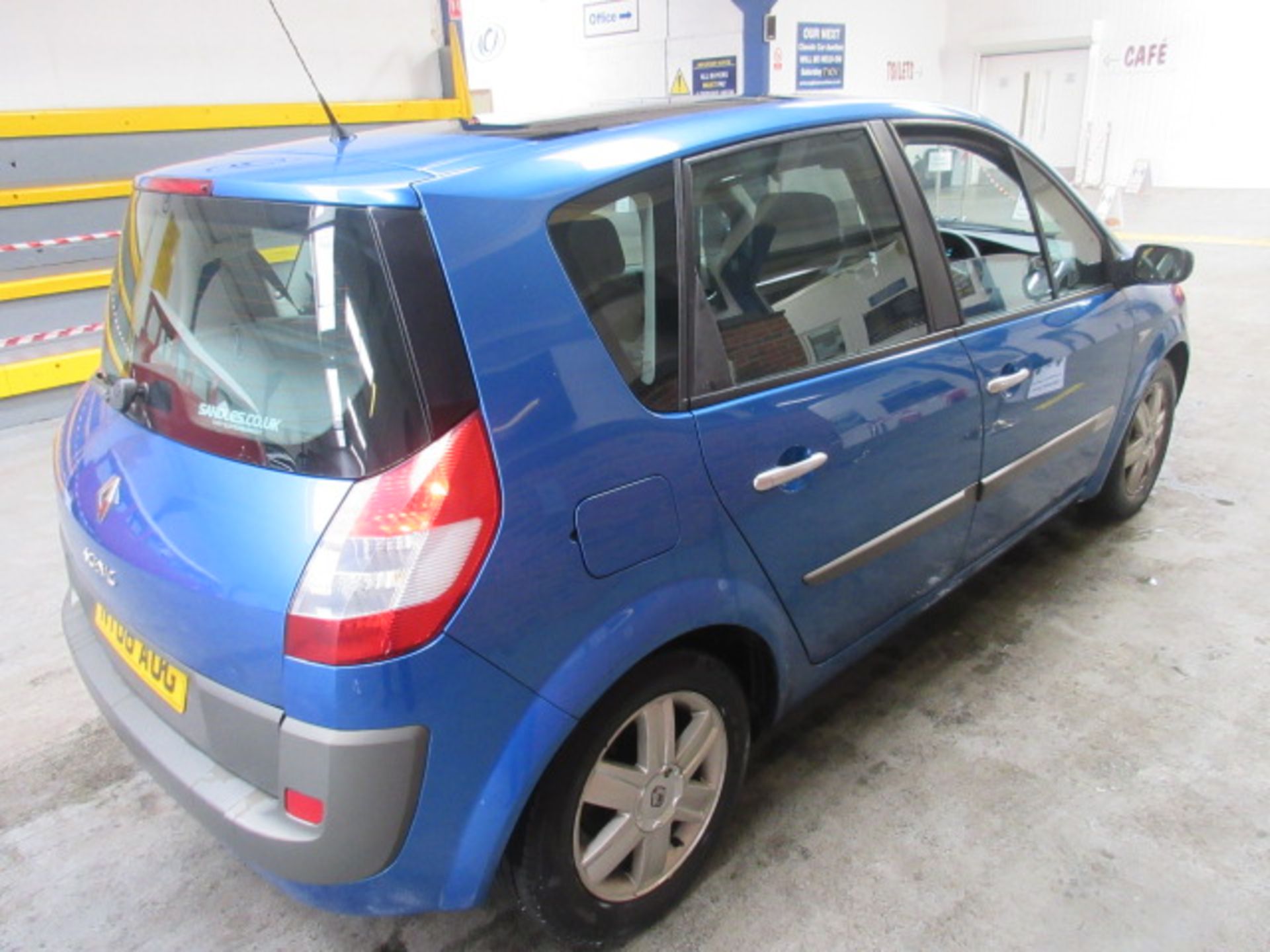 06 06 Renault Scenic Dynamique - Image 2 of 9