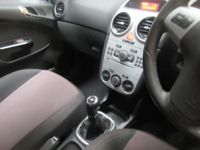 56 06 Vauxhall Corsa SXI A/C - Image 11 of 12