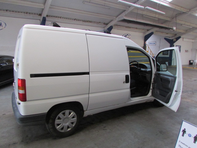 52 03 Peugeot Expert Diesel - Image 2 of 9