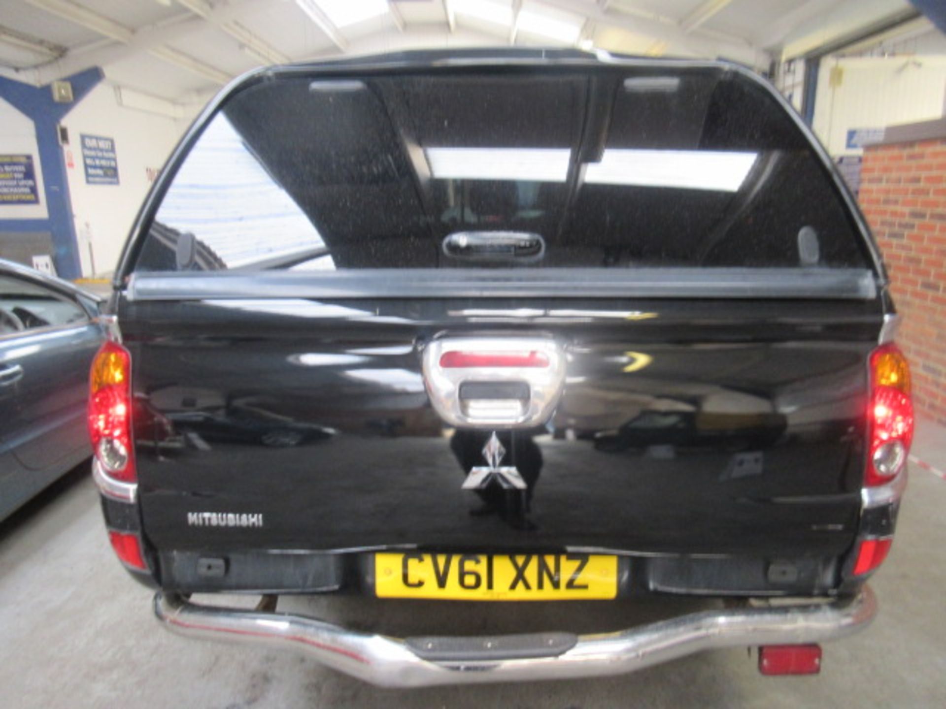 61 11 Mitsubishi L200 Barb LB DCB DI - Image 2 of 12