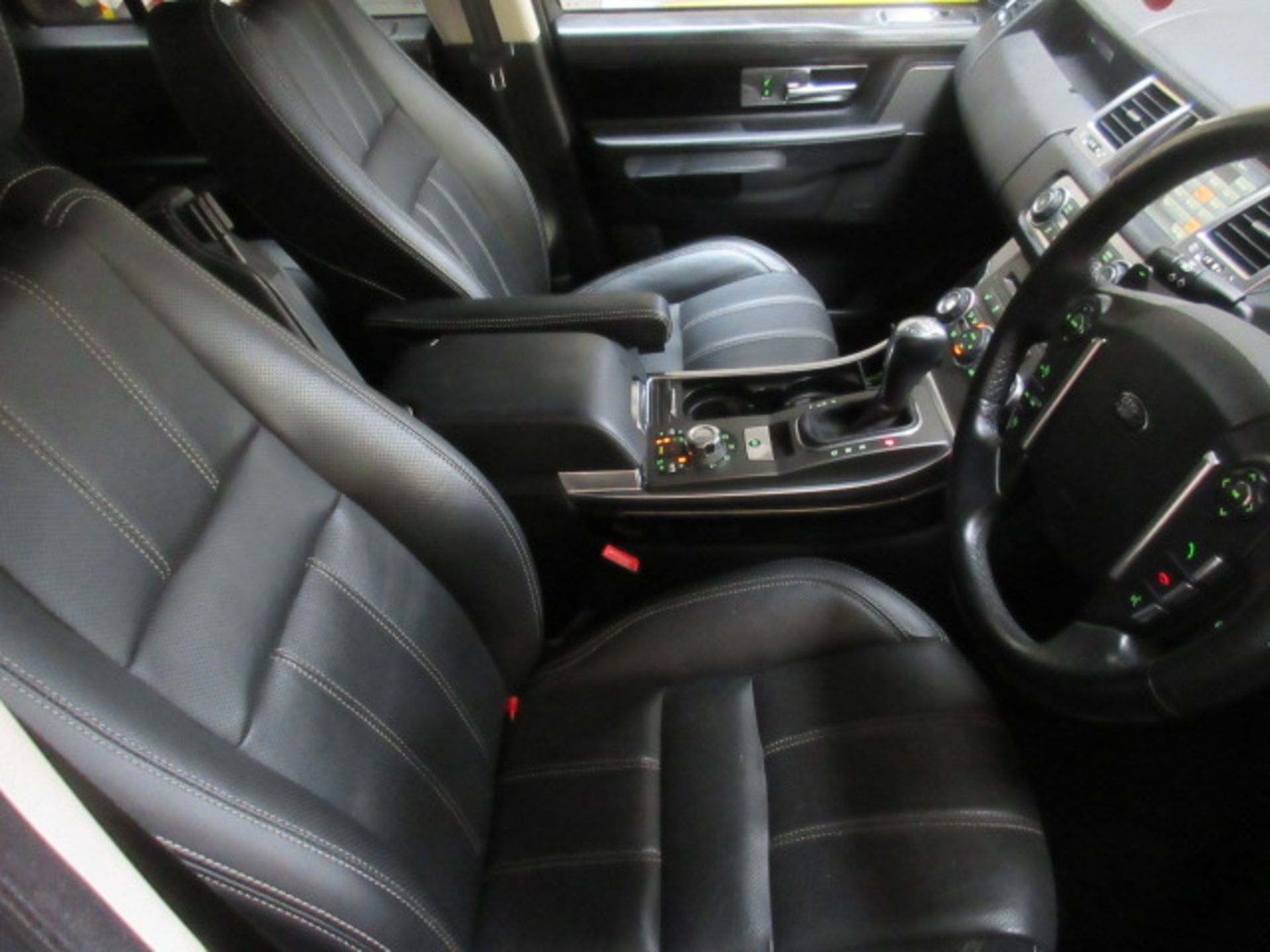 11 11 Range Rover Sp HSE - Image 12 of 14