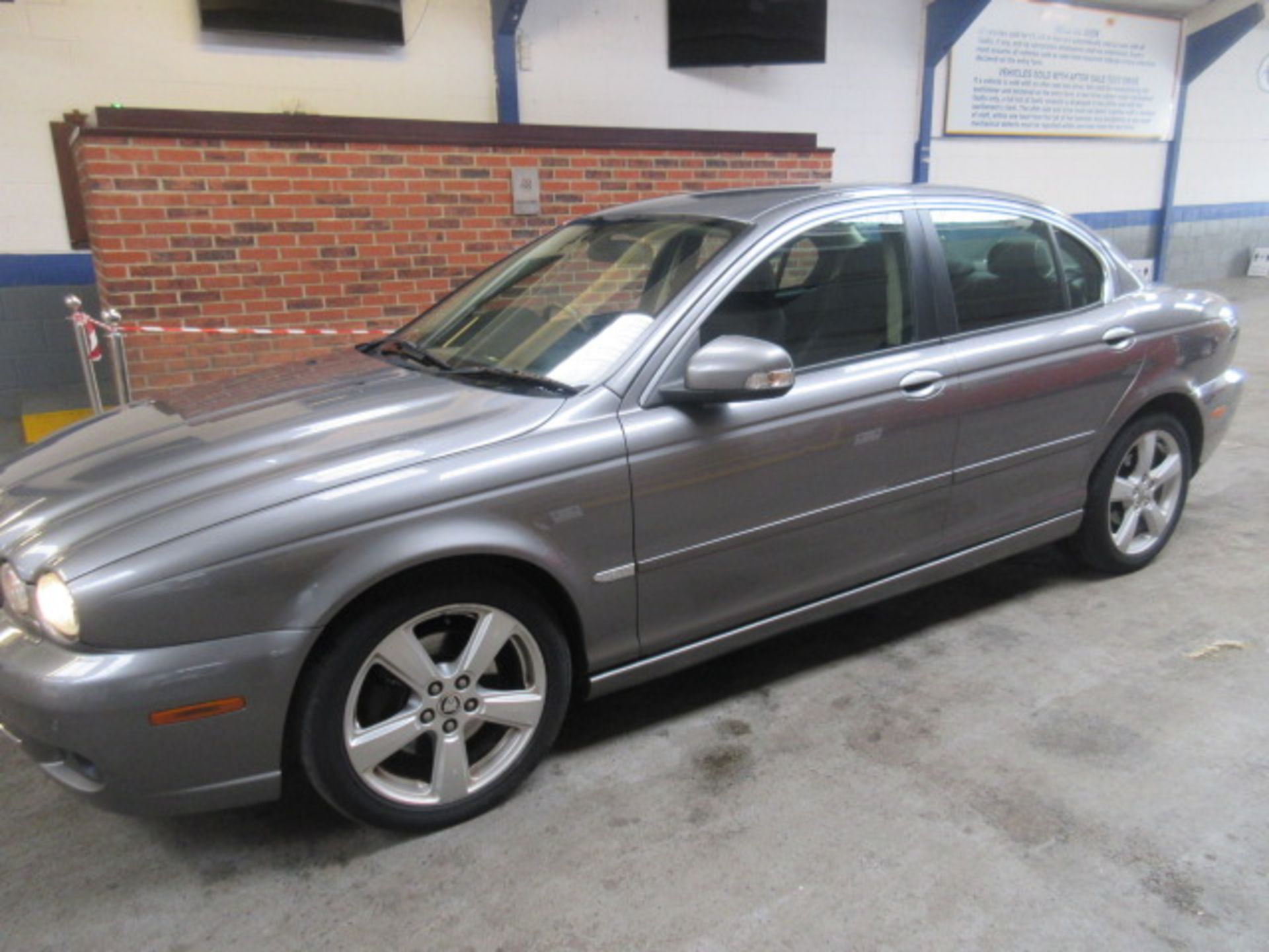 08 08 Jaguar X-Type Sovereign Auto