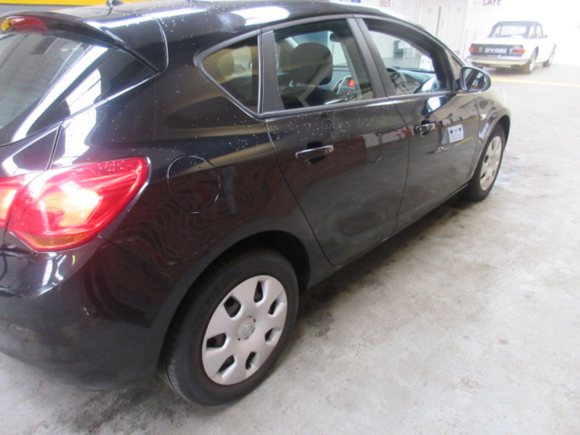 11 11 Vauxhall Astra Exclusiv 113 - Image 4 of 7