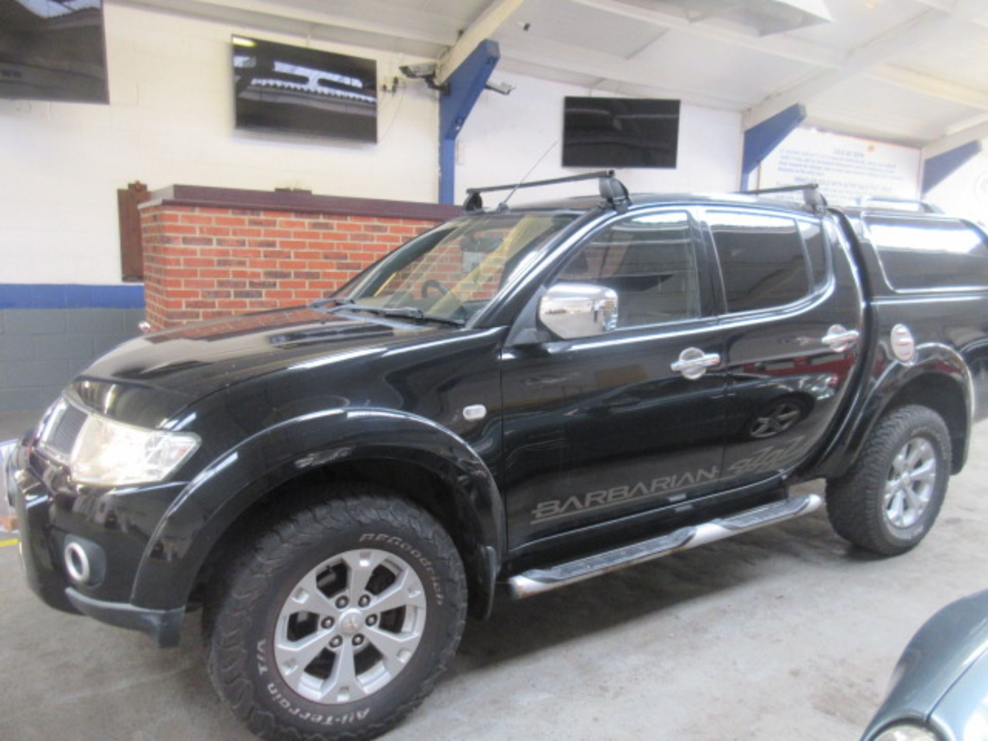 61 11 Mitsubishi L200 Barb LB DCB DI