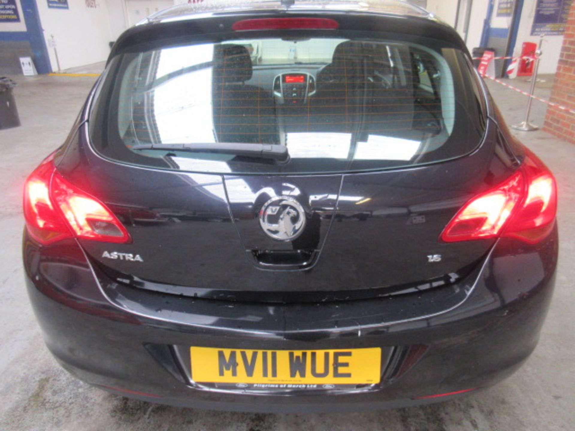 11 11 Vauxhall Astra Exclusiv 113 - Image 2 of 7