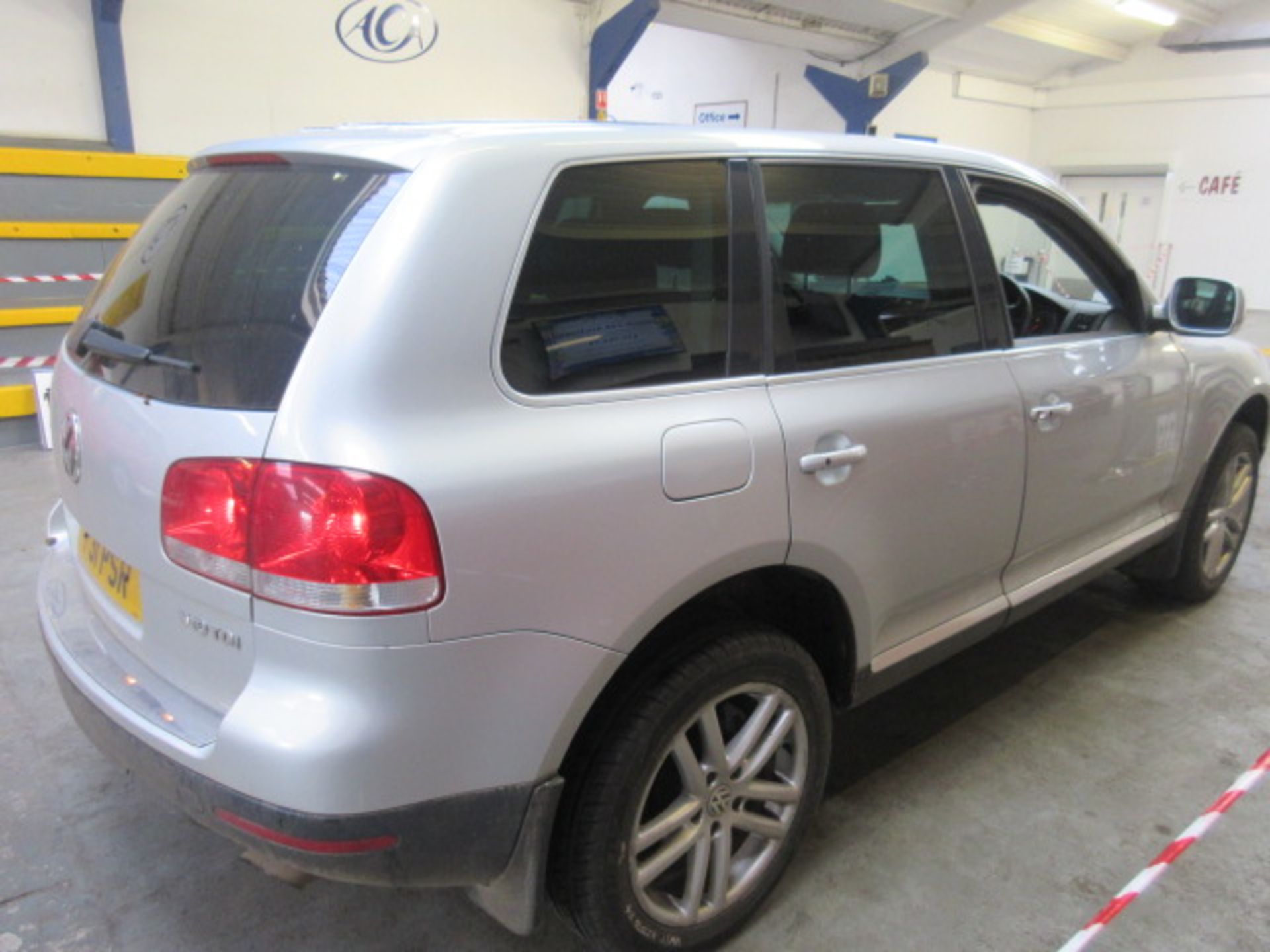 55 05 VW Touareg V10 TDI - Image 4 of 15