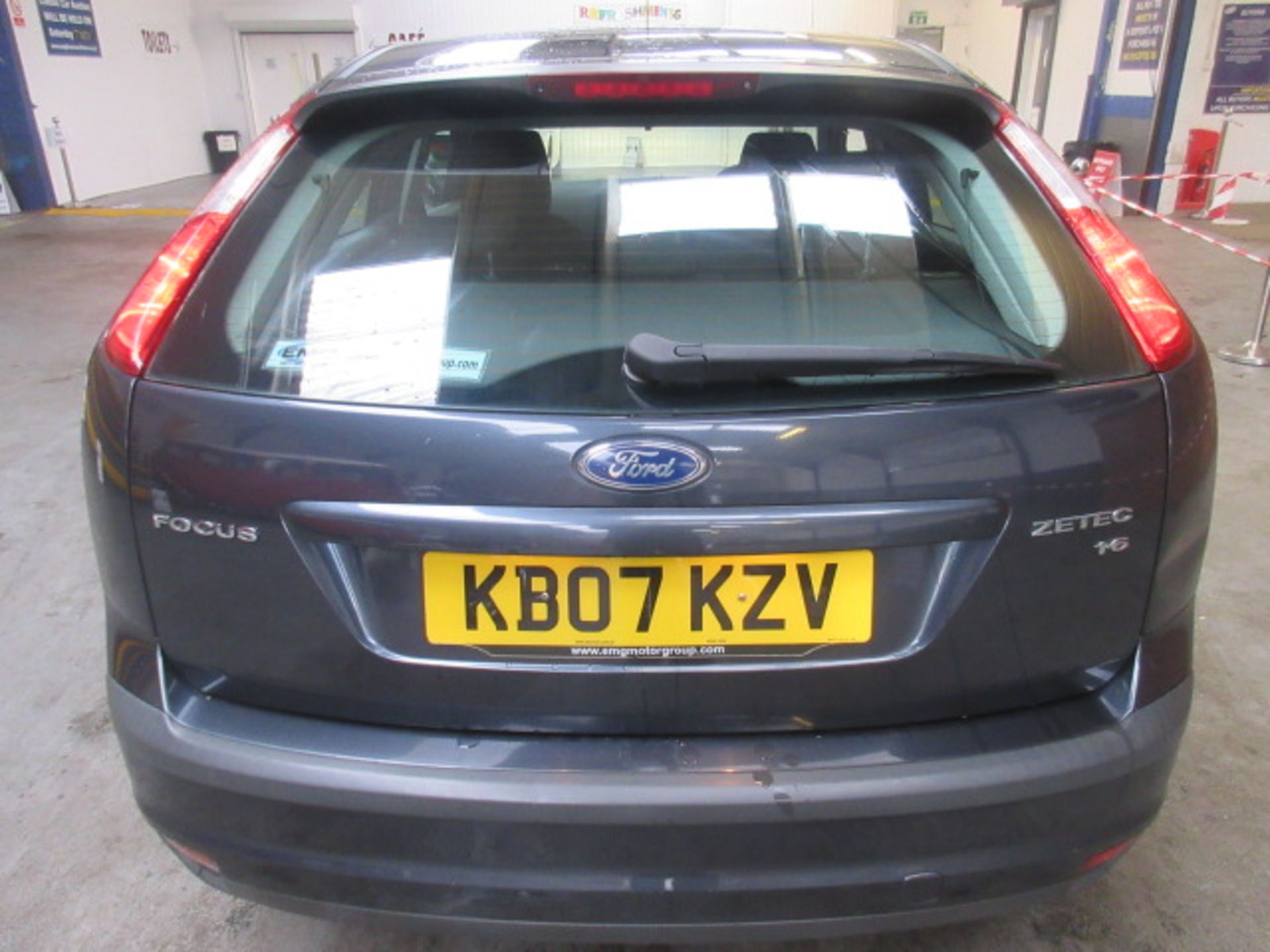 07 07 Ford Focus Zetec Climate 116 - Image 2 of 7