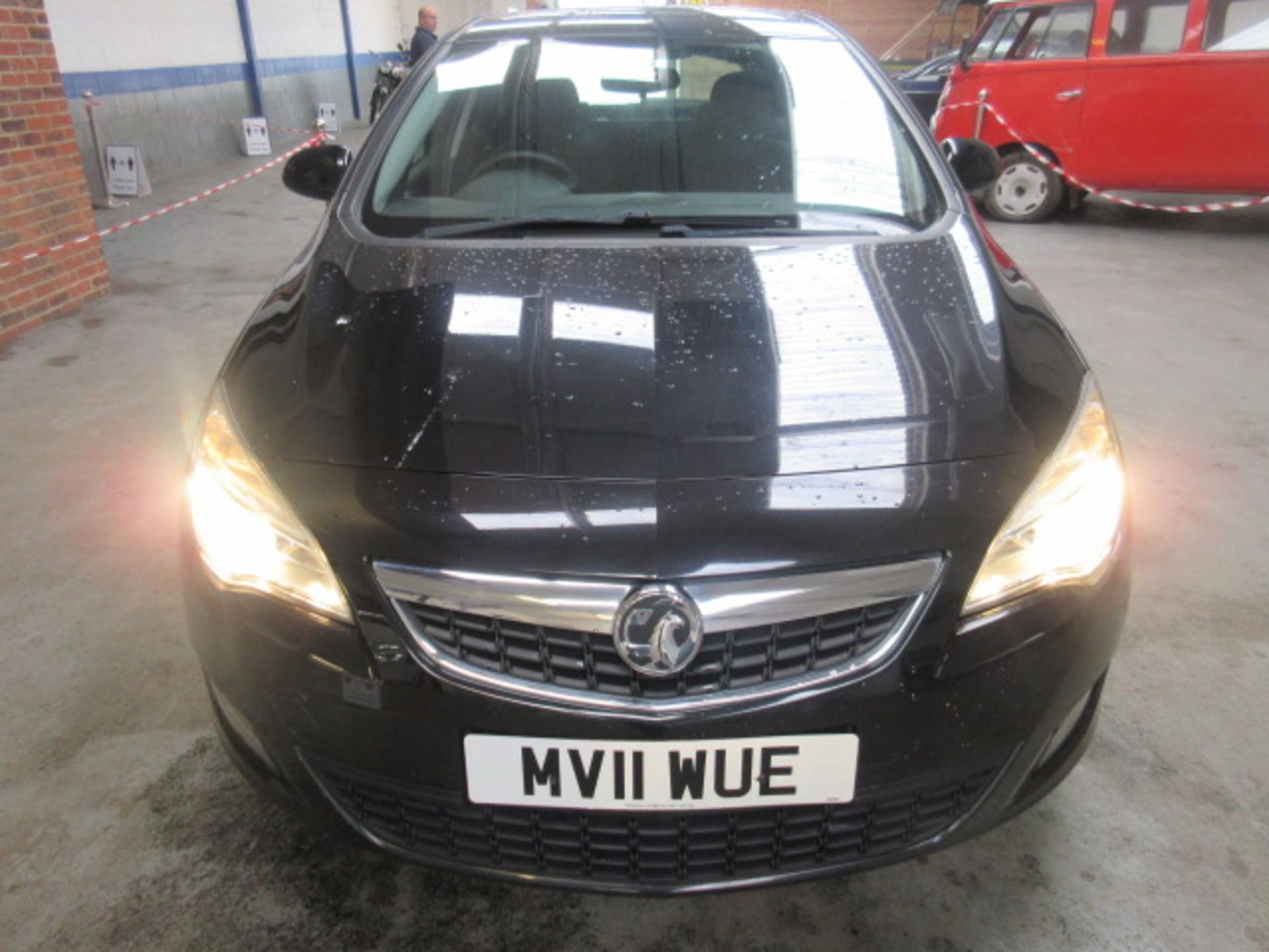 11 11 Vauxhall Astra Exclusiv 113 - Image 3 of 7