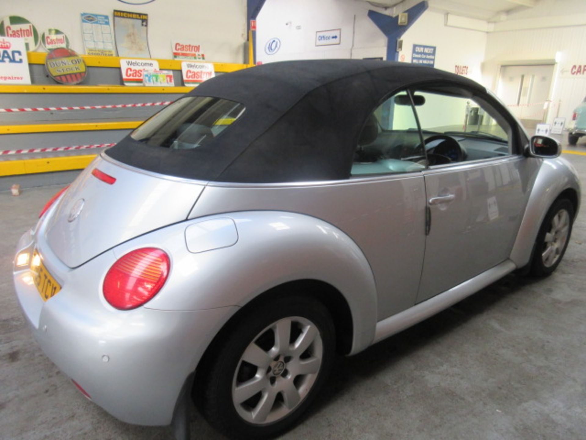 05 05 VW Beetle Cabriolet - Image 4 of 11