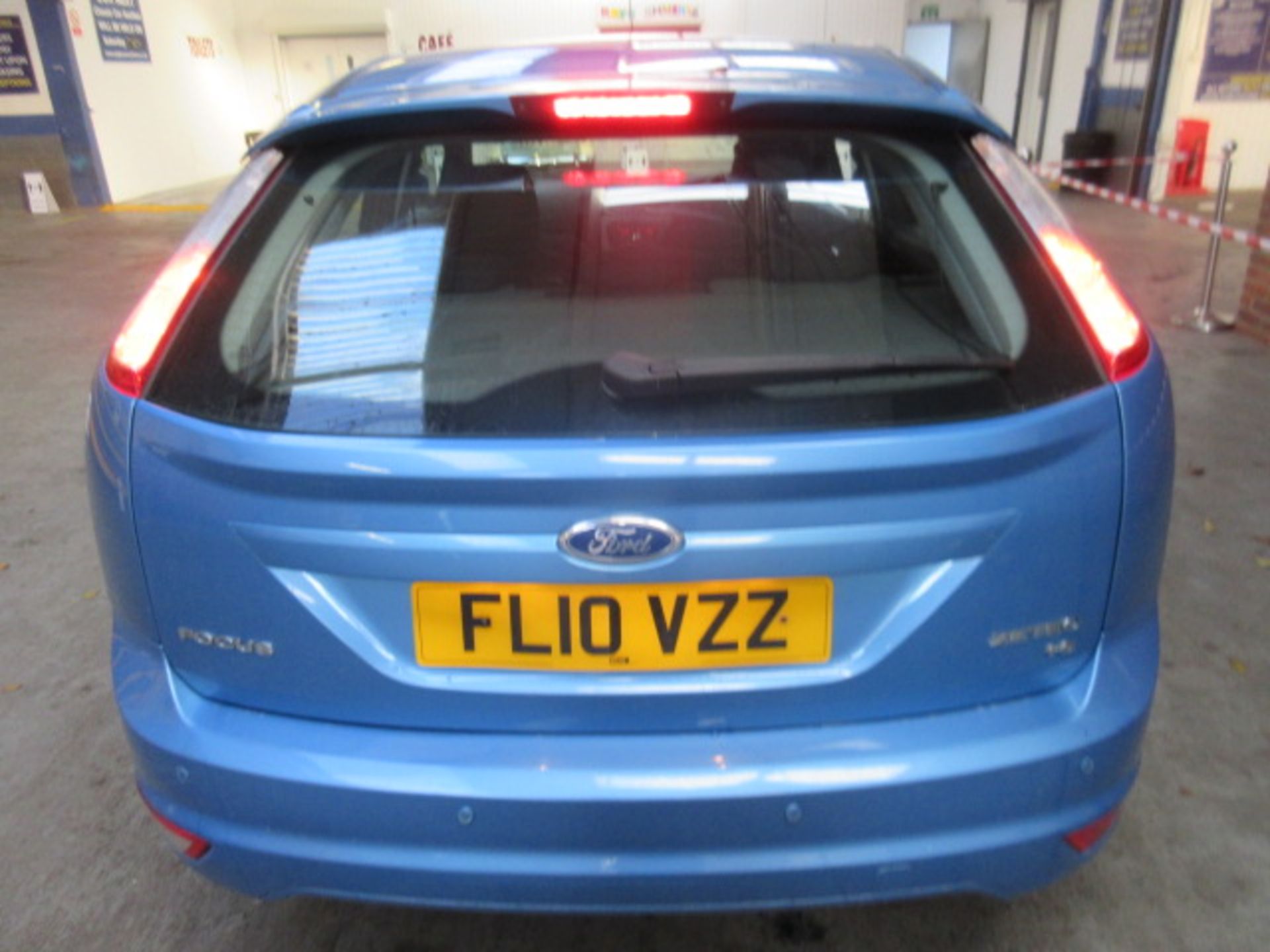 10 10 Ford Focus Zetec 100 Auto - Image 2 of 7