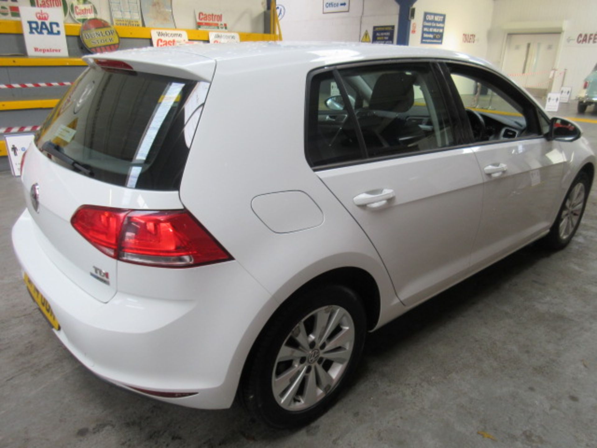 14 14 VW Golf SE TDI B/M 5dr - Image 3 of 12