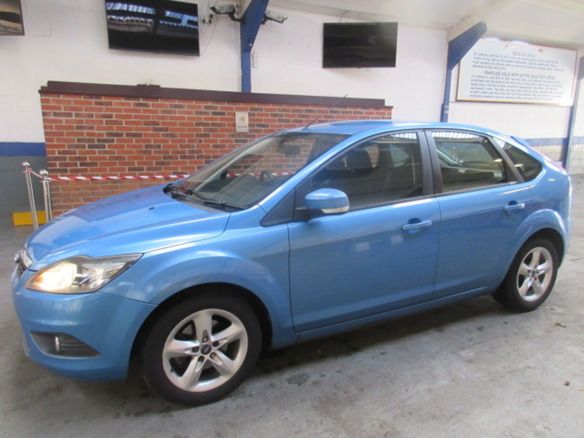 10 10 Ford Focus Zetec 100 Auto