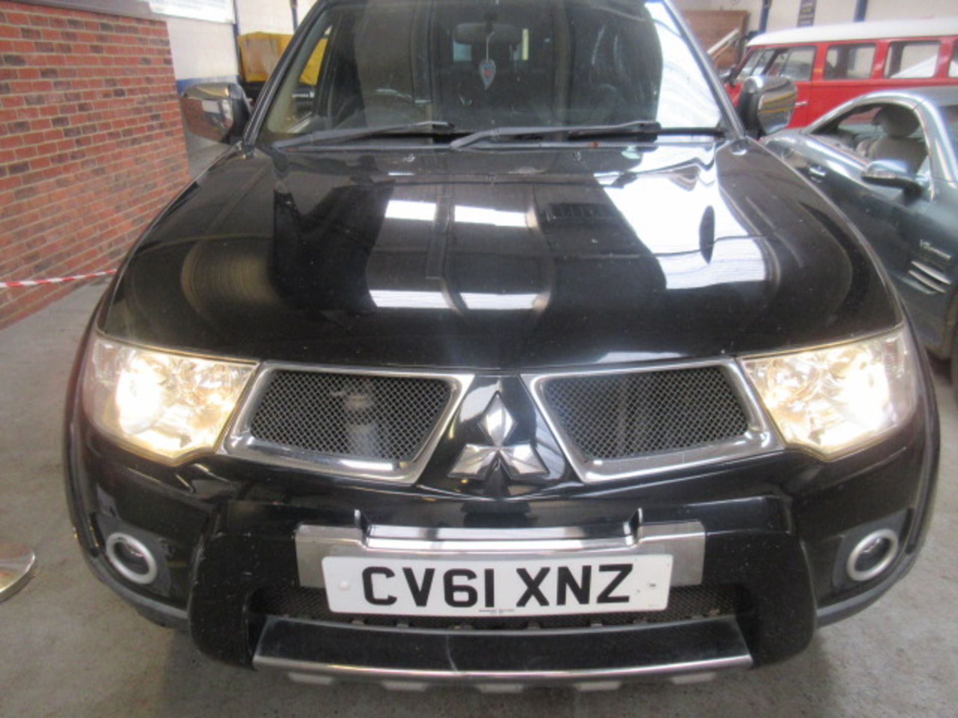 61 11 Mitsubishi L200 Barb LB DCB DI - Image 2 of 12